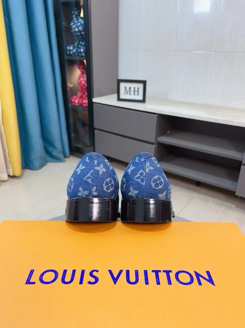 Ex-factory price 720🌹🌹High version [LV] Louis Vuitton's popular casual leather shoes🎖Fashionable and elegant🎖🎖Material: Original imported open-edge beaded cowhide, washed cowhide leather lining, original open-molded rubber outsole, high-end and classy, ​​elegant quality, instantly transforming into a handsome man ❤❤Standard\nNumber: 38-44